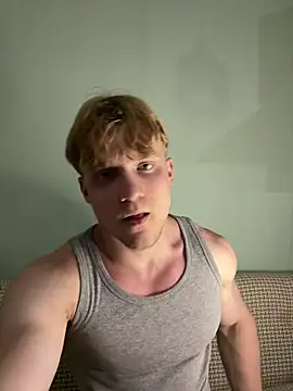 Snapshot of BigMuscleEnergy chatting on July 17, 2026, 4:45 pm BigMuscleEnergy online show from July 17, 2026, 4:45 pm