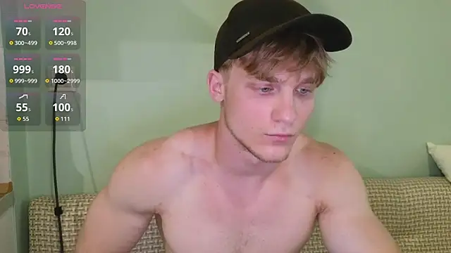 Snapshot of BigMuscleEnergy chatting on July 18, 2026, 4:00 pm BigMuscleEnergy online show from July 18, 2026, 4:00 pm