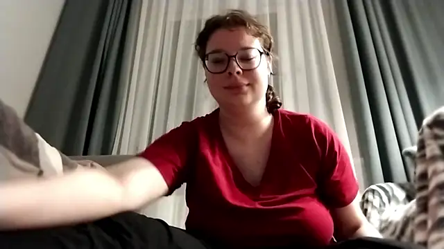 Snapshot of MulaVixen chatting on July 20, 2026, 6:43 pm MulaVixen online show from July 20, 2026, 6:43 pm