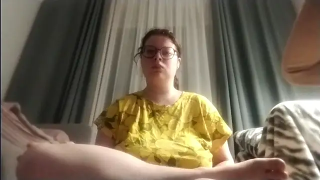 Snapshot of MulaVixen chatting on August 3, 2026, 7:06 pm MulaVixen online show from August 3, 2026, 7:06 pm