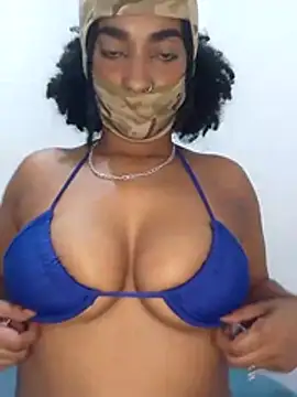Neferttitt online show from July 22, 2026, 5:27 pm