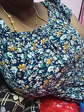 smiley 0queen online show from July 22, 2026, 4:37 am