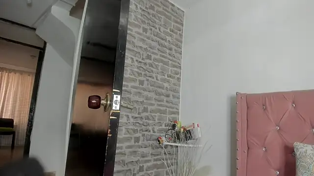 Snapshot of Neu_juuken chatting on July 21, 2026, 5:37 pm Neu juuken online show from July 21, 2026, 5:37 pm