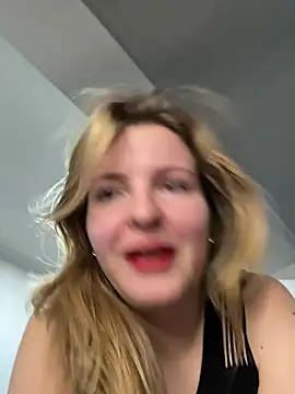 heyitskiara online show from July 25, 2026, 6:44 am