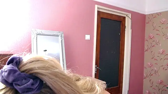 Snapshot of MatureMariah chatting on January 12, 2025, 5:03 am MatureMariah online show from January 12, 2025, 5:03 am