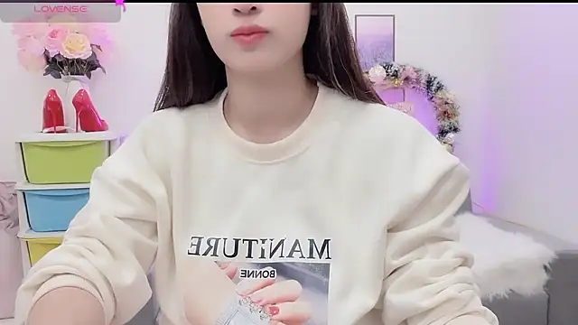 Snapshot of Katy_Bae chatting on December 17, 2024, 9:39 am Katy Bae online show from December 17, 2024, 9:39 am