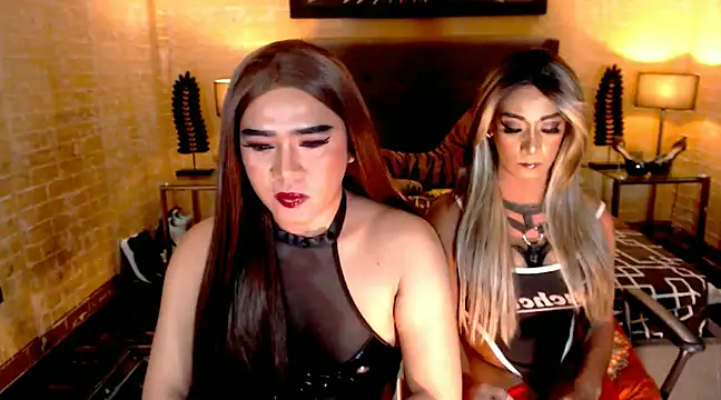 BigCumHuntersxx online show from December 18, 2024, 12:18 pm