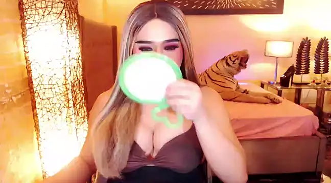 BigCumHuntersxx online show from March 11, 2025, 11:33 am