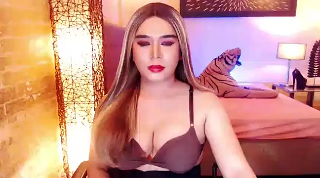 BigCumHuntersxx online show from March 17, 2025, 5:49 pm