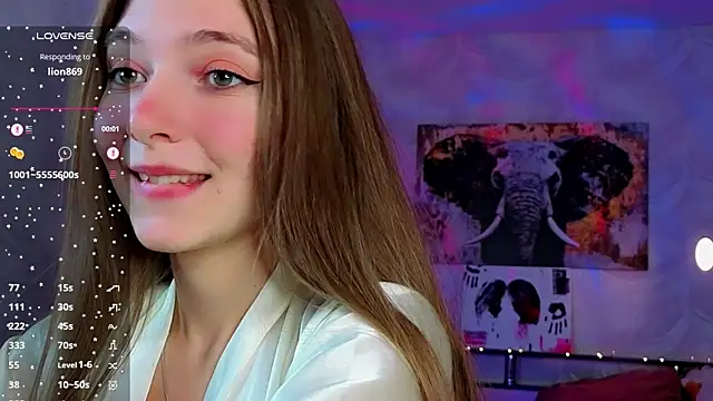 Snapshot of Aura_Lune_ chatting on July 28, 2026, 5:23 pm Aura Lune online show from July 28, 2026, 5:23 pm
