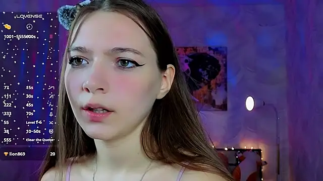 Snapshot of Aura_Lune_ chatting on July 31, 2026, 6:51 pm Aura Lune online show from July 31, 2026, 6:51 pm