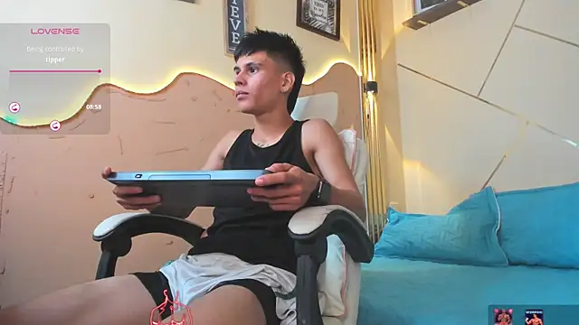 Snapshot of Thiiago_xxx chatting on July 25, 2026, 2:14 pm Thiiago xxx online show from July 25, 2026, 2:14 pm