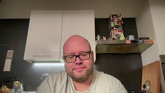 theitalianbear online show from December 2, 2024, 2:20 am