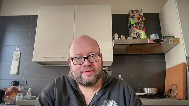 theitalianbear online show from December 19, 2024, 11:18 am