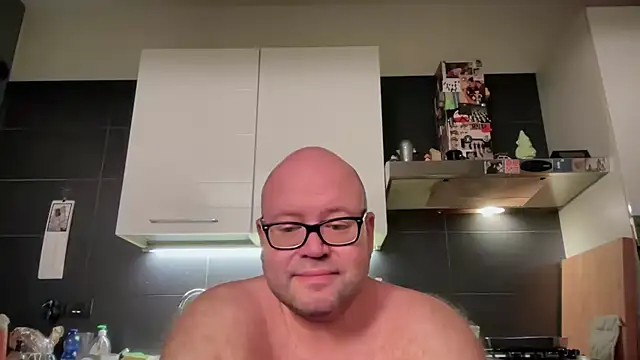 Snapshot of theitalianbear chatting on September 25, 2025, 9:29 pm theitalianbear online show from September 25, 2025, 9:29 pm