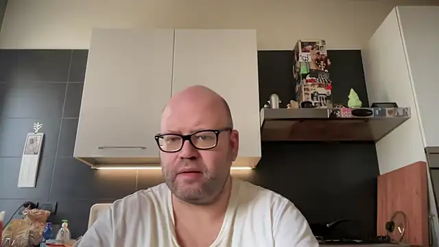 Snapshot of theitalianbear chatting on October 1, 2025, 9:59 am theitalianbear online show from October 1, 2025, 9:59 am