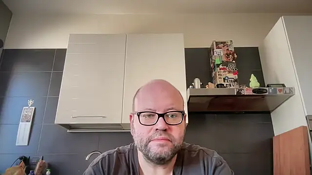 Snapshot of theitalianbear chatting on October 7, 2025, 9:39 am theitalianbear online show from October 7, 2025, 9:39 am