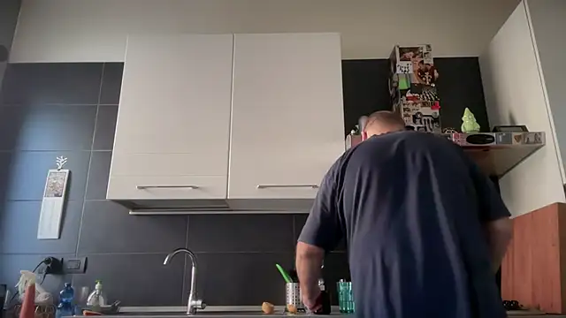 Snapshot of theitalianbear chatting on October 13, 2025, 1:55 pm theitalianbear online show from October 13, 2025, 1:55 pm