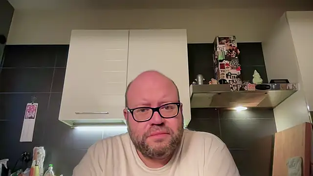 theitalianbear online show from April 12, 2026, 4:17 am