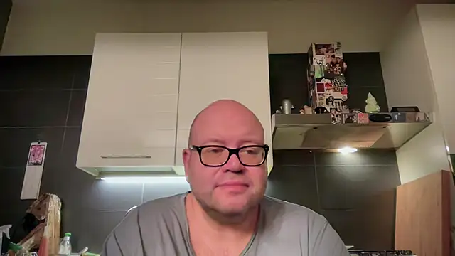 theitalianbear online show from April 28, 2026, 2:27 am