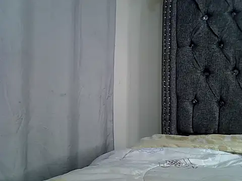 sexxyleslyy online show from July 28, 2026, 8:52 pm