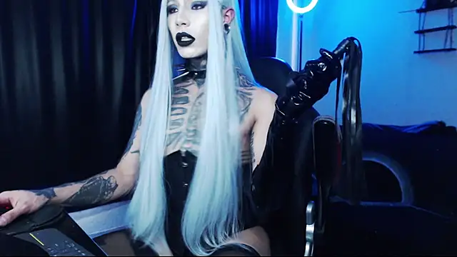 Snapshot of april_simons2 chatting on November 3, 2025, 8:10 pm april simons2 online show from November 3, 2025, 8:10 pm