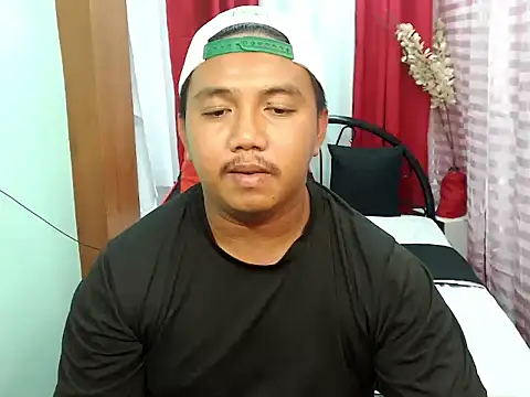 davidhotdesire online show from July 31, 2026, 3:33 pm