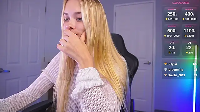 DanikaDillan online show from December 27, 2024, 4:26 am