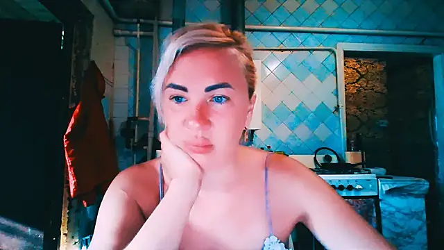 LilaCandy6 online show from August 7, 2026, 4:47 am