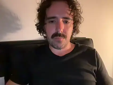 Snapshot of Lorenzvael chatting on July 31, 2026, 8:19 pm Lorenzvael online show from July 31, 2026, 8:19 pm