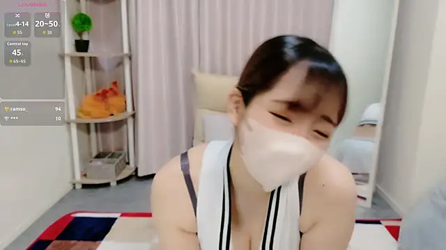 Snapshot of moeka- chatting on August 5, 2026, 10:07 am moeka- online show from August 5, 2026, 10:07 am
