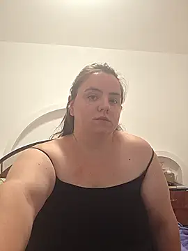Snapshot of CurvyMia_XX chatting on August 9, 2026, 7:52 pm CurvyMia XX online show from August 9, 2026, 7:52 pm