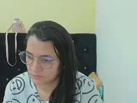 MARILYN GARCIA online show from December 21, 2024, 3:42 pm