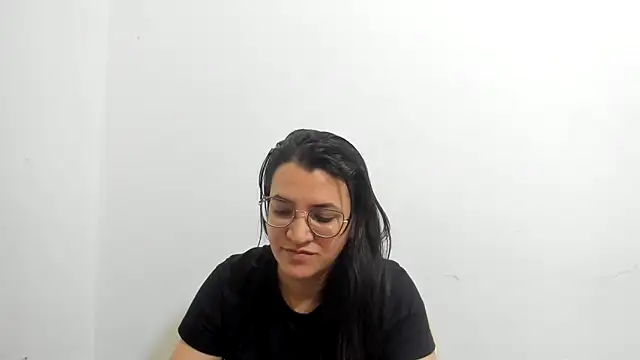 MARILYN GARCIA online show from September 16, 2025, 1:23 pm