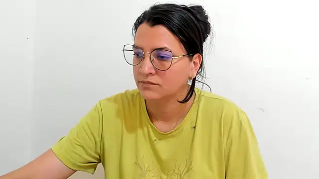 MARILYN GARCIA online show from September 17, 2025, 4:19 pm