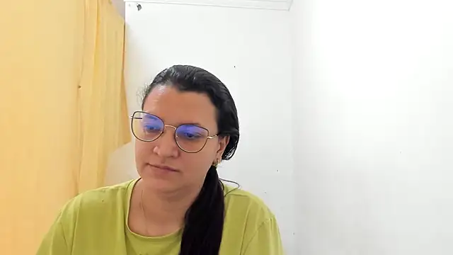 MARILYN GARCIA online show from October 23, 2025, 2:16 pm