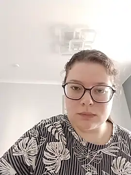 Snapshot of JulieTailor chatting on August 9, 2026, 10:53 am JulieTailor online show from August 9, 2026, 10:53 am