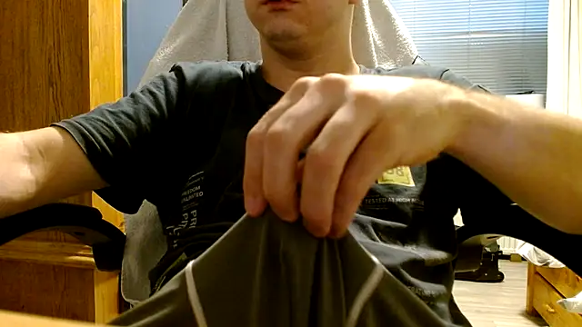cuteboy00900 online show from August 6, 2026, 12:51 pm