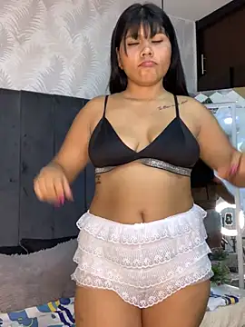 Lunna Rossee online show from August 6, 2026, 7:38 pm