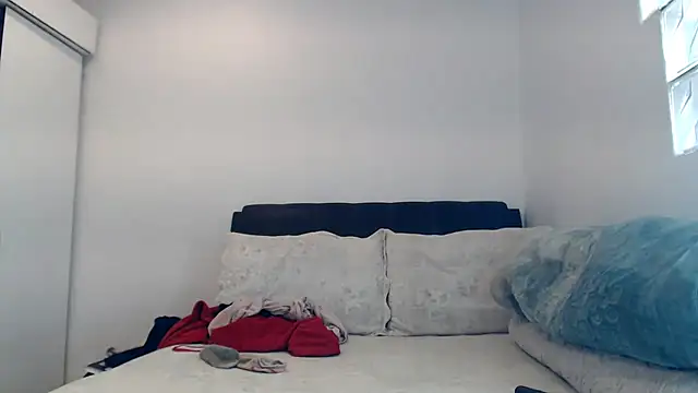 leanna23 online show from June 22, 2026, 10:12 am