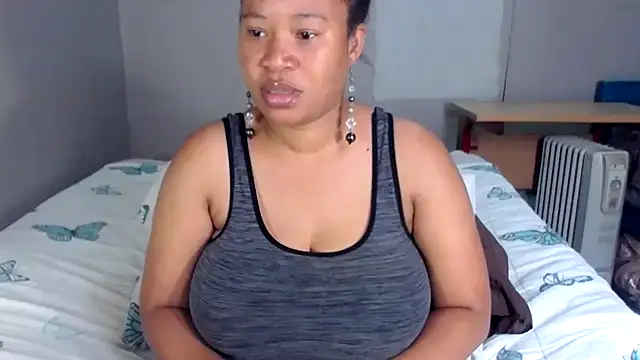 Snapshot of BigAreola26 chatting on January 21, 2025, 6:54 am BigAreola26 online show from January 21, 2025, 6:54 am