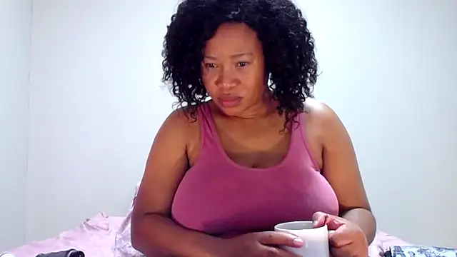 Snapshot of BigAreola26 chatting on February 21, 2025, 4:26 pm BigAreola26 online show from February 21, 2025, 4:26 pm