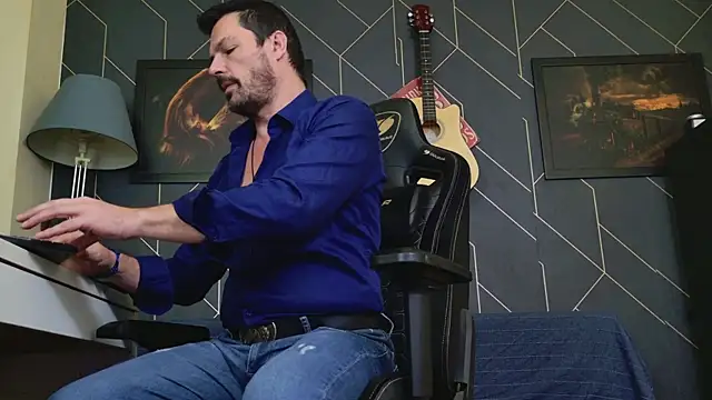 Snapshot of ChrisKox chatting on January 12, 2026, 2:55 pm ChrisKox online show from January 12, 2026, 2:55 pm