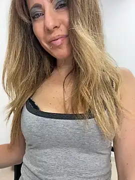 sexylenia online show from June 1, 2026, 10:33 pm