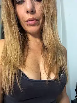 sexylenia online show from July 28, 2026, 9:36 pm
