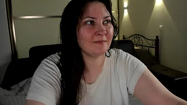 MarySwon online show from February 28, 2025, 9:01 pm