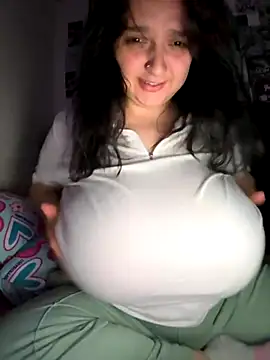 Snapshot of aliceayres797 chatting on October 19, 2025, 3:18 am aliceayres797 online show from October 19, 2025, 3:18 am