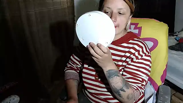 kattydirtylol online show from January 13, 2025, 9:42 pm