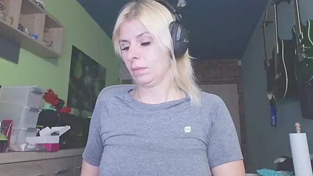 karmija online show from October 13, 2025, 7:58 pm