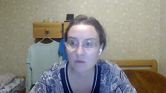 Smart Rose online show from March 4, 2025, 7:22 pm